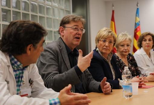 Imagen del presidente Puig y la consellera Ana Barcelo tomada el domingo 8 de marzo en el hospital Clínico de Valencia