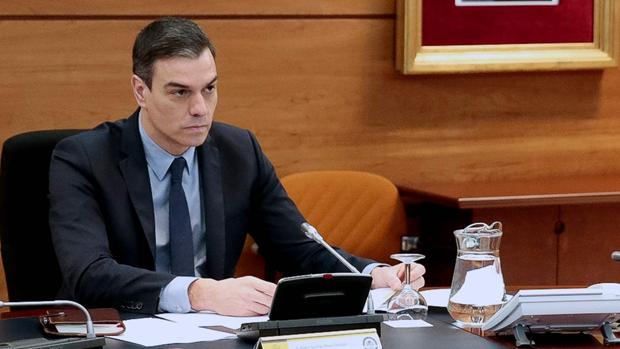 PP y Cs critican al Gobierno por apurar hasta el último momento para publicar el cese de actividades no esenciales en el BOE