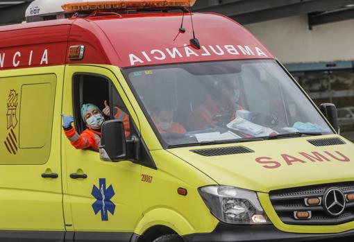 Imagen de unos sanitarios tomada en el hospital La Fe de Valencia