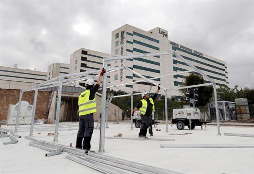 Montaje del hospital de campaña en Valencia