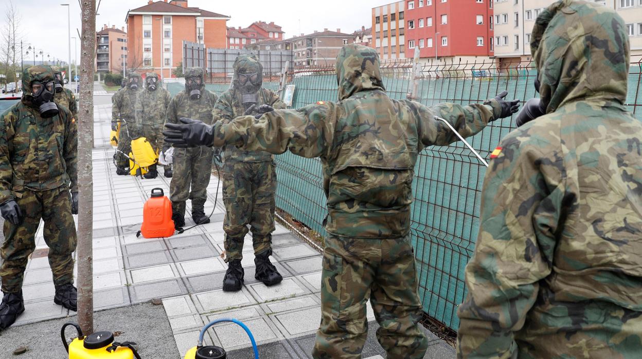 Coronavirus: Soldados del Ejército de Tierra, desplegado ya en los últimos días en varias localidades asturianas para apoyar a las Fuerzas y Cuerpos de Seguridad