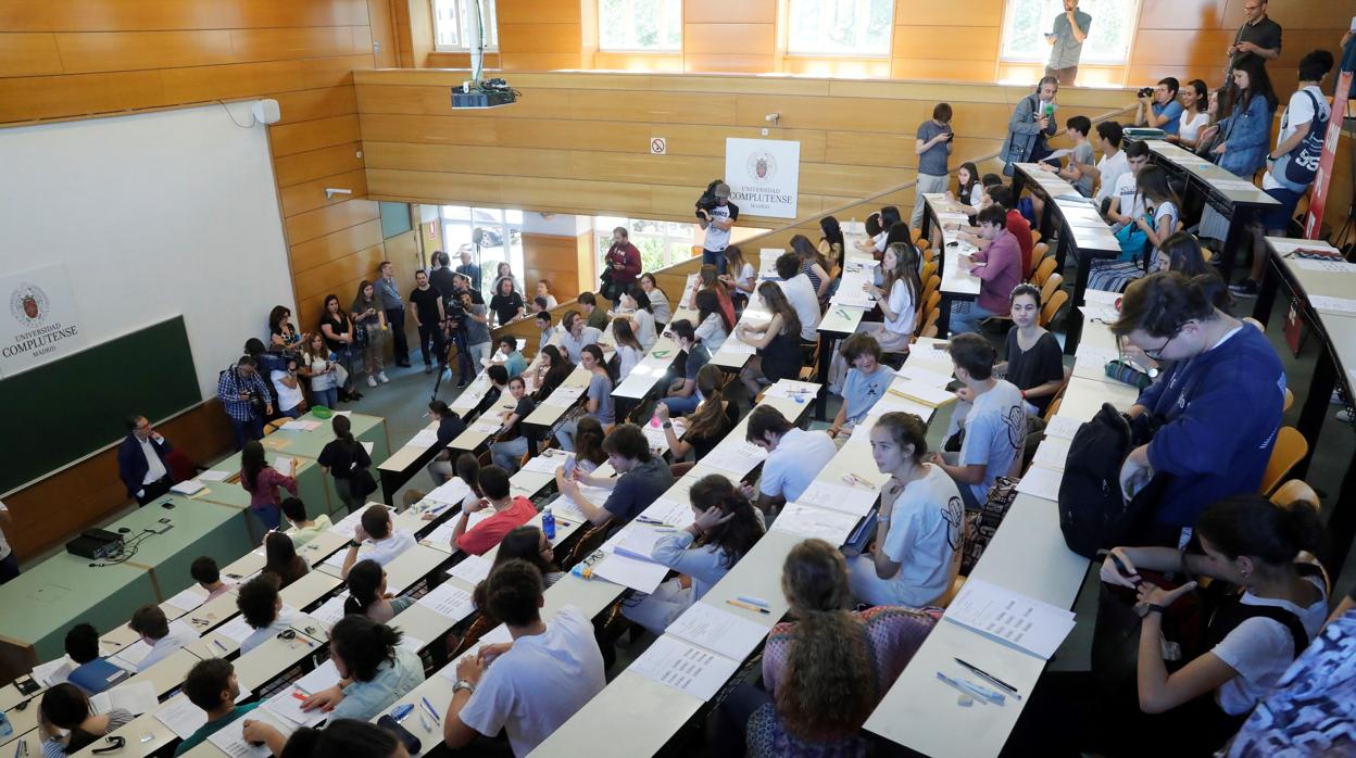 Alumnos madrileños, durante la EVAU del año pasado