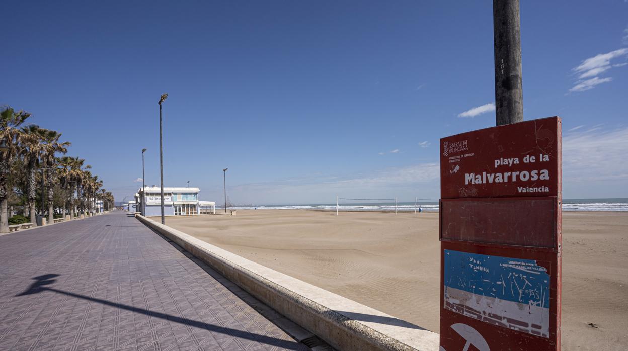 Imagen tomada este viernes en la playa de La Malvarrosa de Valencia