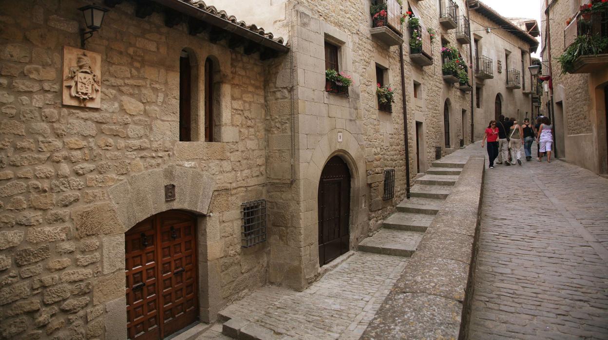 Imagen de archivo de Sos del Rey Católico, localidad zaragozana mantiene su esencia medieval en calles y casas. Está incluida en la selecta lista de los pueblos más bonitos de España