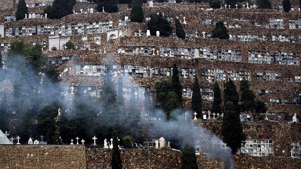 La demanda de servicios funerarios en Barcelona se estabiliza: no se precisan medidas extraordinarias