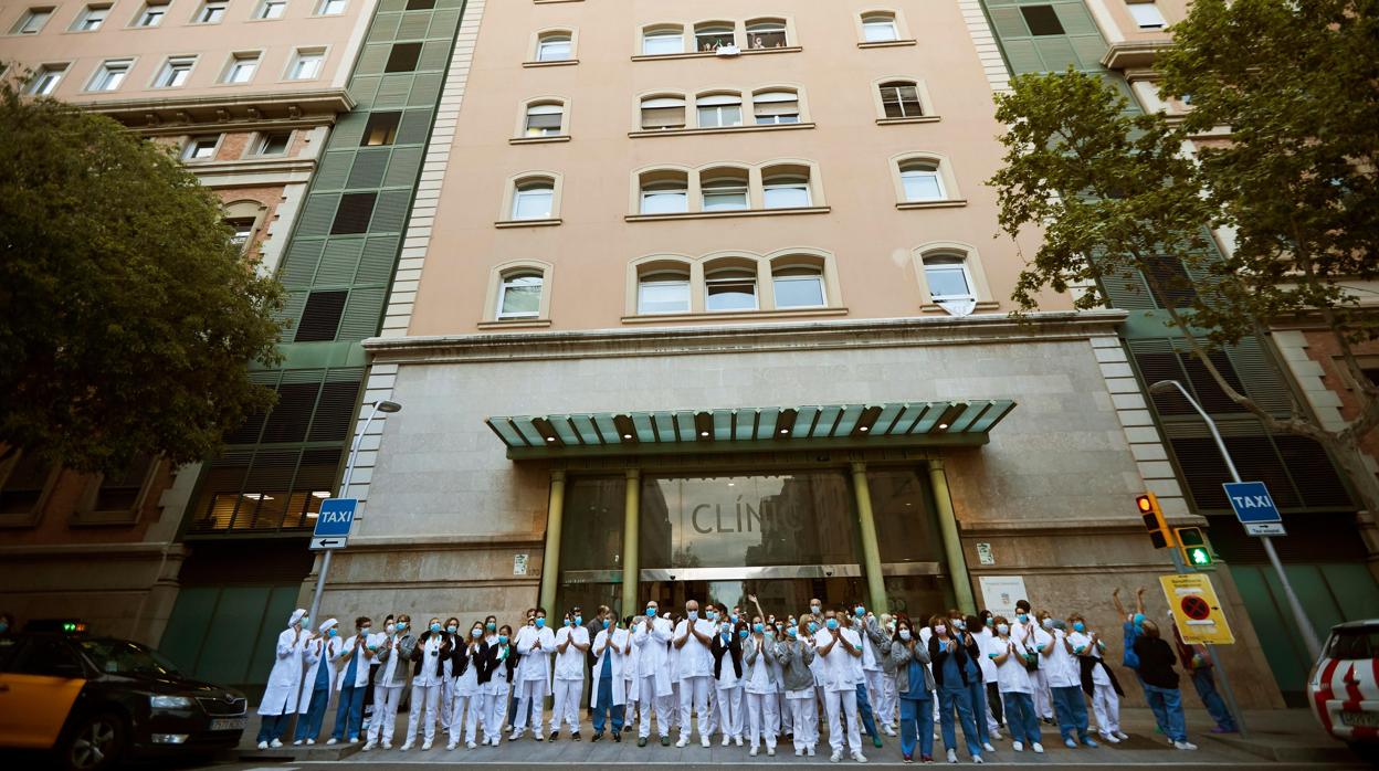 Del total de infectados en Cataluña por Covid-19, 5.020 son profesionales sanitarios