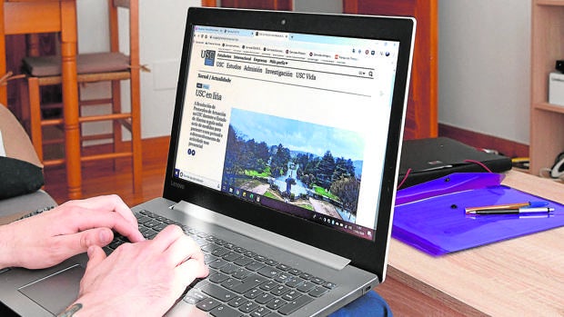 «Los alumnos asisten más a clase ahora que no son presenciales»