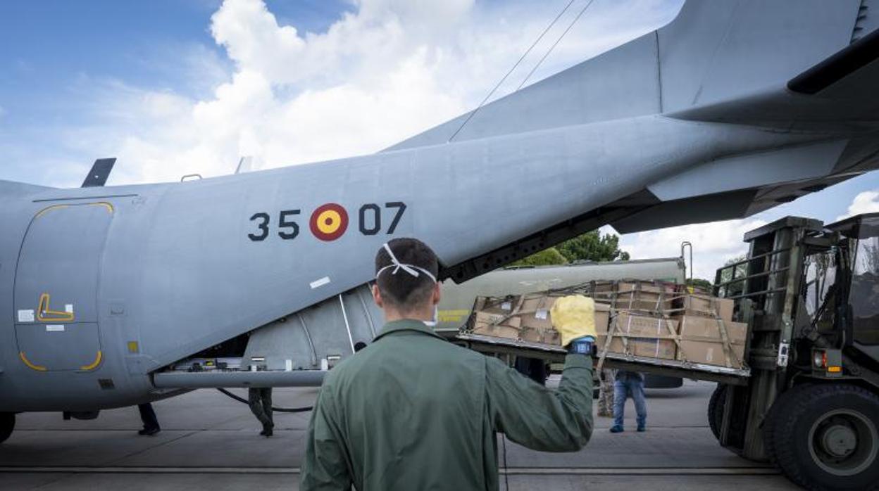 Transporte de material sanitario desde Getafe a Melilla en un Airbus C295 del Ejército del Aire