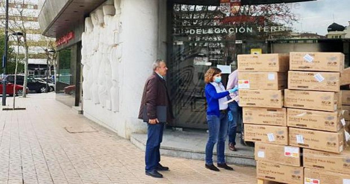 Entrega de material en la delegación territorial de la Junta en Zamora