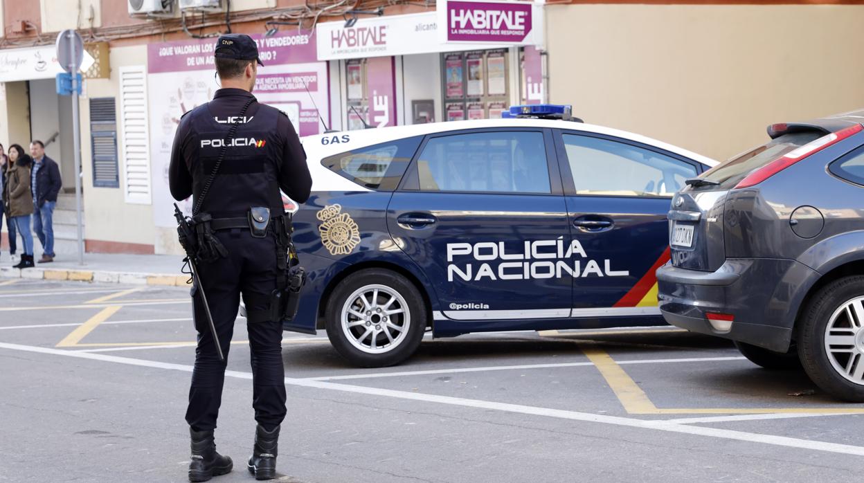 Imagen de archivo de un agente de la Policía Nacional