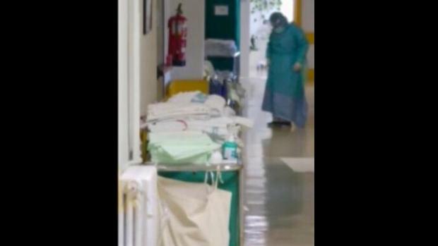 Una enfermera del hospital geriátrico de Toledo: «Le das la mano, acaricias su cara y le dices por lo bajito: ‘No estás solo’»