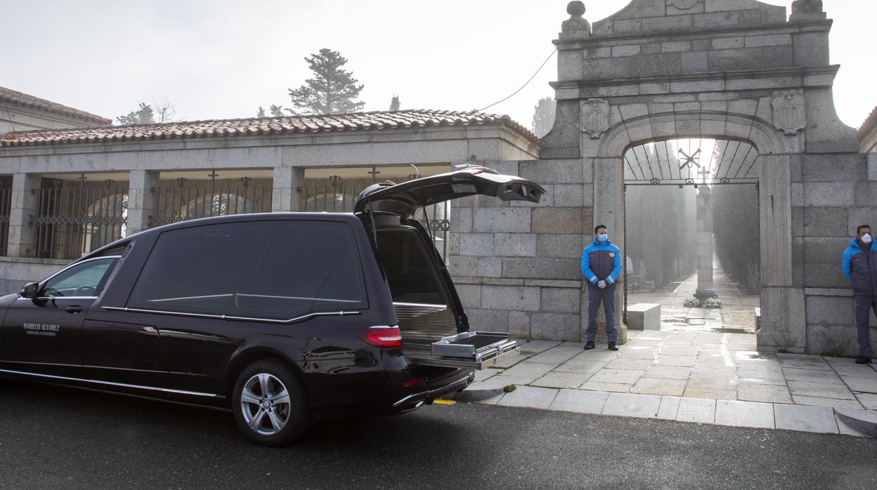 Cementerio de Ávila durante el estado de alarma decretado por el Gobierno