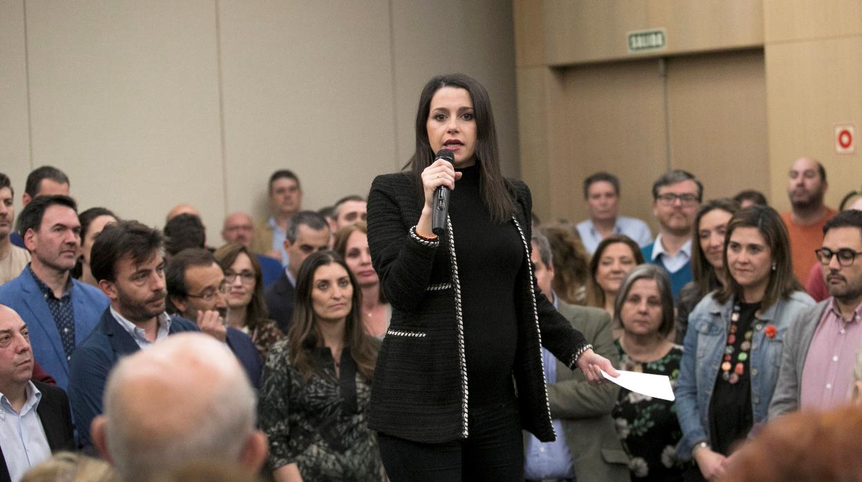 Inés Arrimadas, el 5 de marzo en un acto de su campaña en las primarias de Ciudadanos