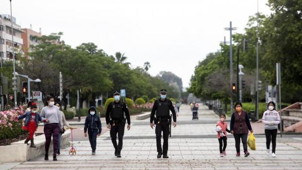 Multas de entre 600 y 1.500 euros por incumplir las normas del paseo con niños