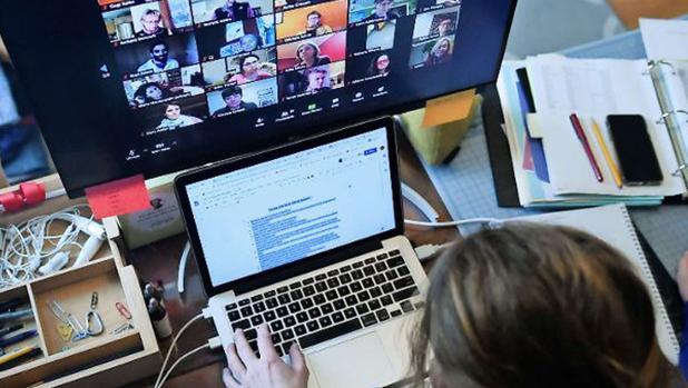 Los sindicatos piden regular el teletrabajo: «El empleado pone ahora el equipo y el internet»