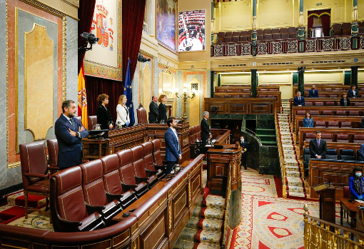 El Congreso guarda un minuto de silencio