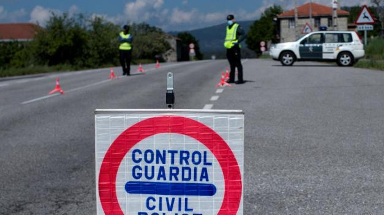 Control de la Guardia Civil en Galicia para vigilar que se cumple el estado de alarma por el coronavirus