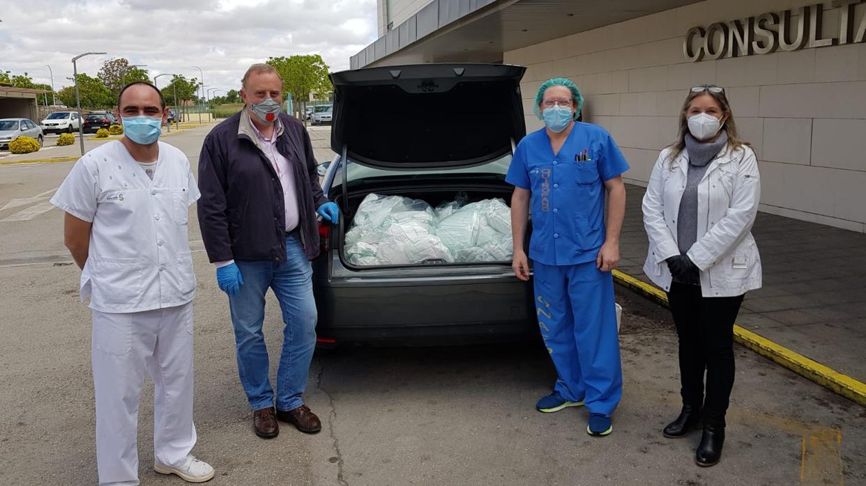 Reparto de mascarillas en la localidad de Carrión de Calatrava (Ciudad Real)