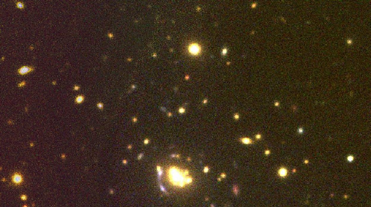 Imagen RGB de PSZ1 G158.34-47.49, uno de los cúmulos estudiados