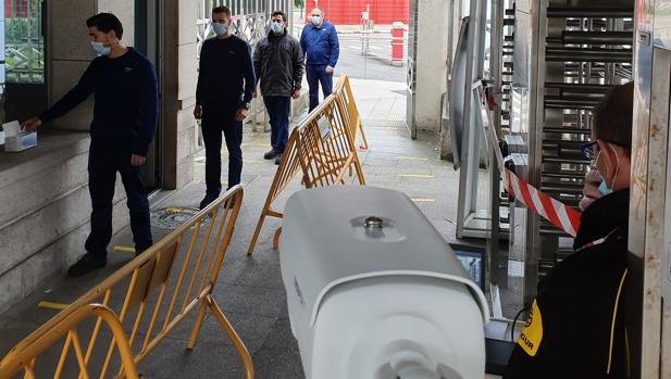 La fábrica de PSA en Vigo irá iniciando la actividad a partir del lunes 11