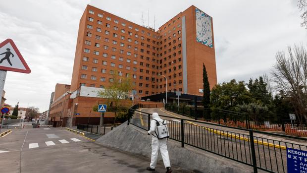 Los hospitales proyectan ya su vuelta a una «cierta normalidad» tras la menor presión por el Covid-19