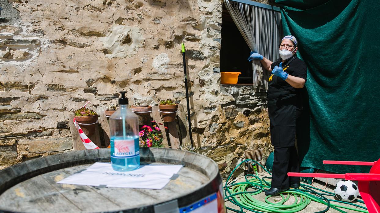 El Albergue de Yanguas, ya en fase 1 desde hoy, ya ha abierto su terraza