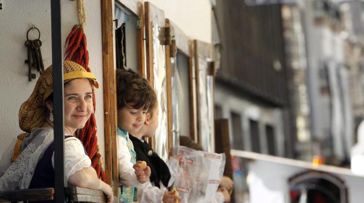 Ambiente en un acto de las fiestas de la Magdalena en Castellón, en imagen de archivo