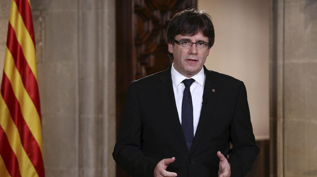 Carles Puigdemont en una comparecencia institucional en 2017