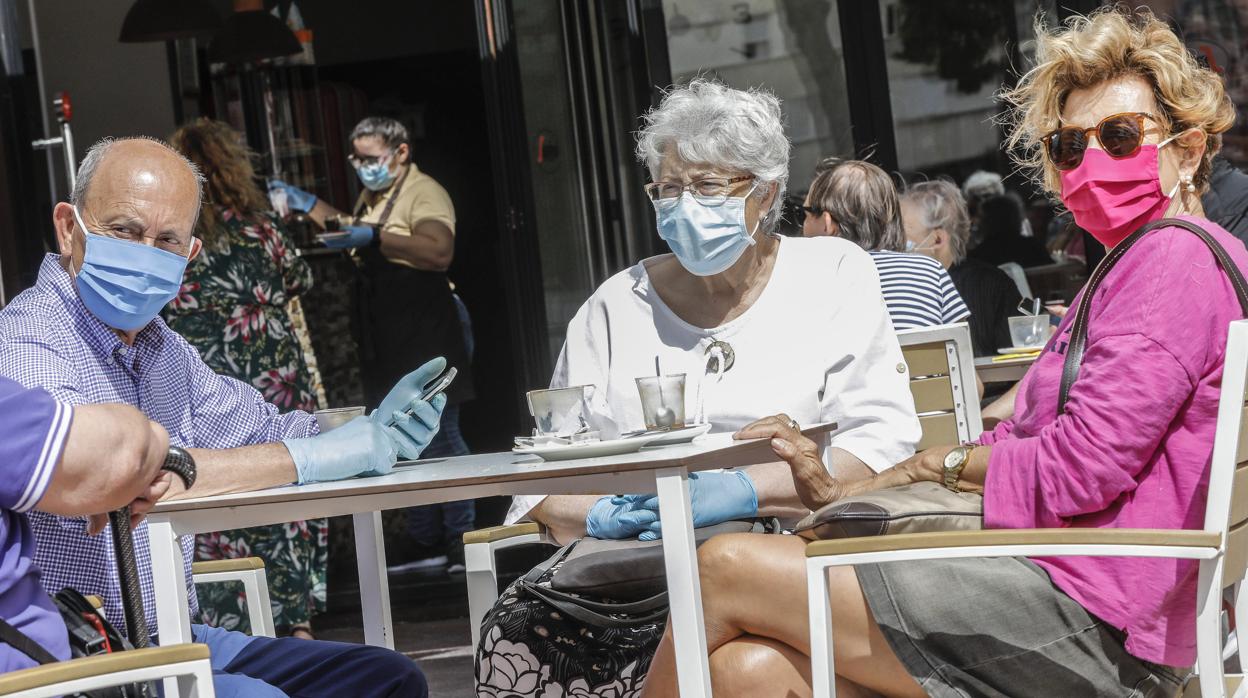 Imagen de una terraza en Gandía (Valencia), municipio que avanzó el pasado lunes hacia la fase 1