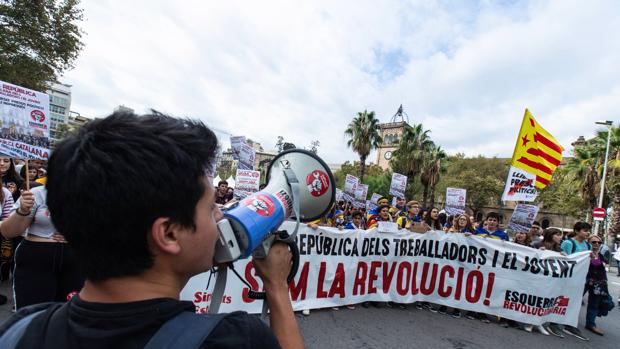 La Generalitat pide al Gobierno que autorice manifestaciones con marcarillas y distancia