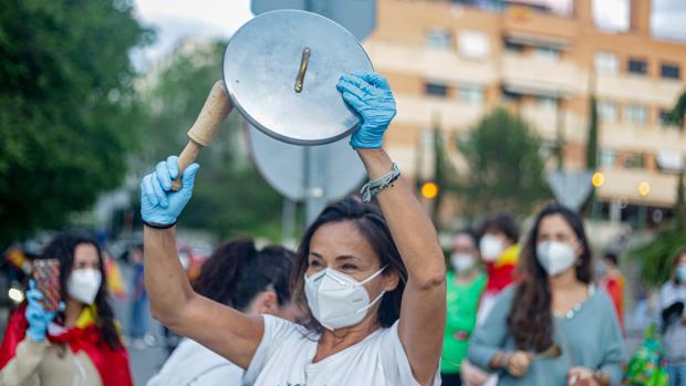 Cacerolada contra Pedro Sánchez, en directo: Las protestas se extienden hoy a Sevilla