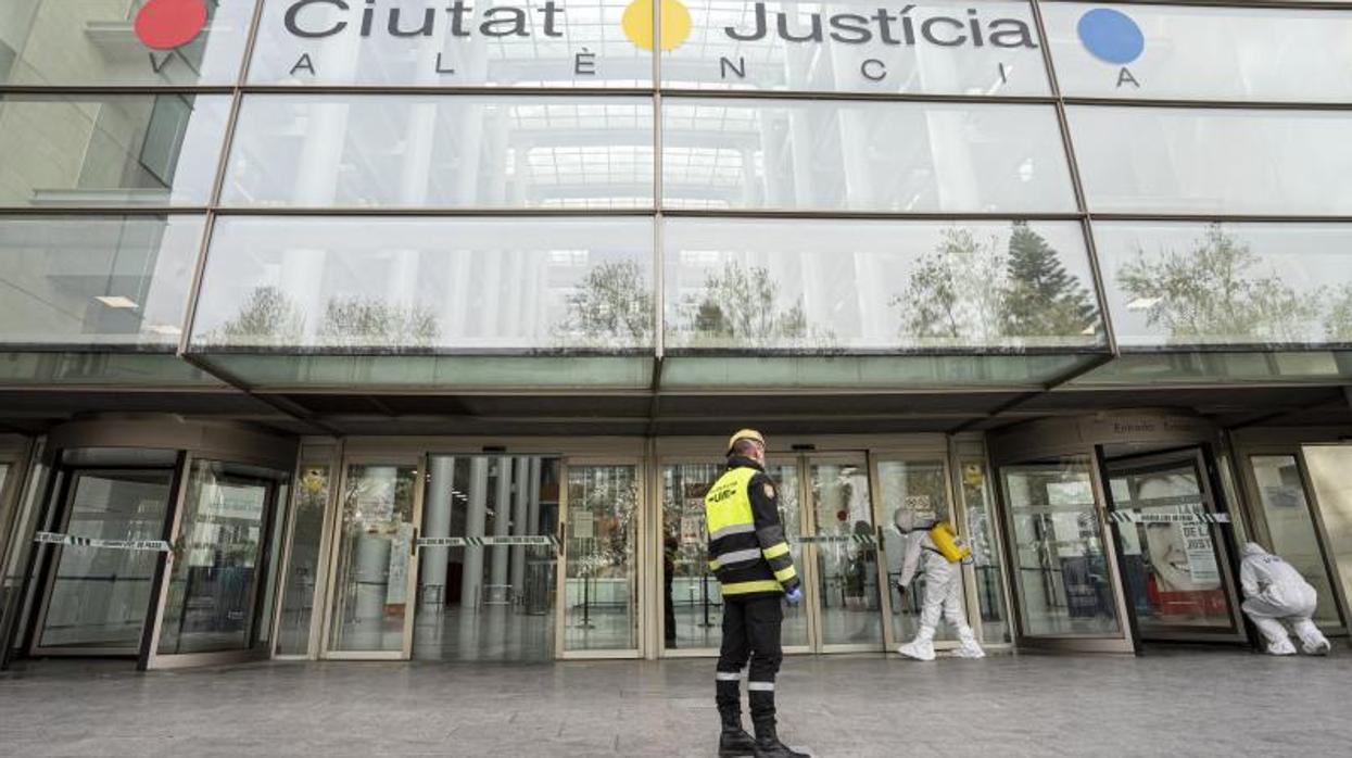 Entrada a la Ciudad de la Justicia de Valencia