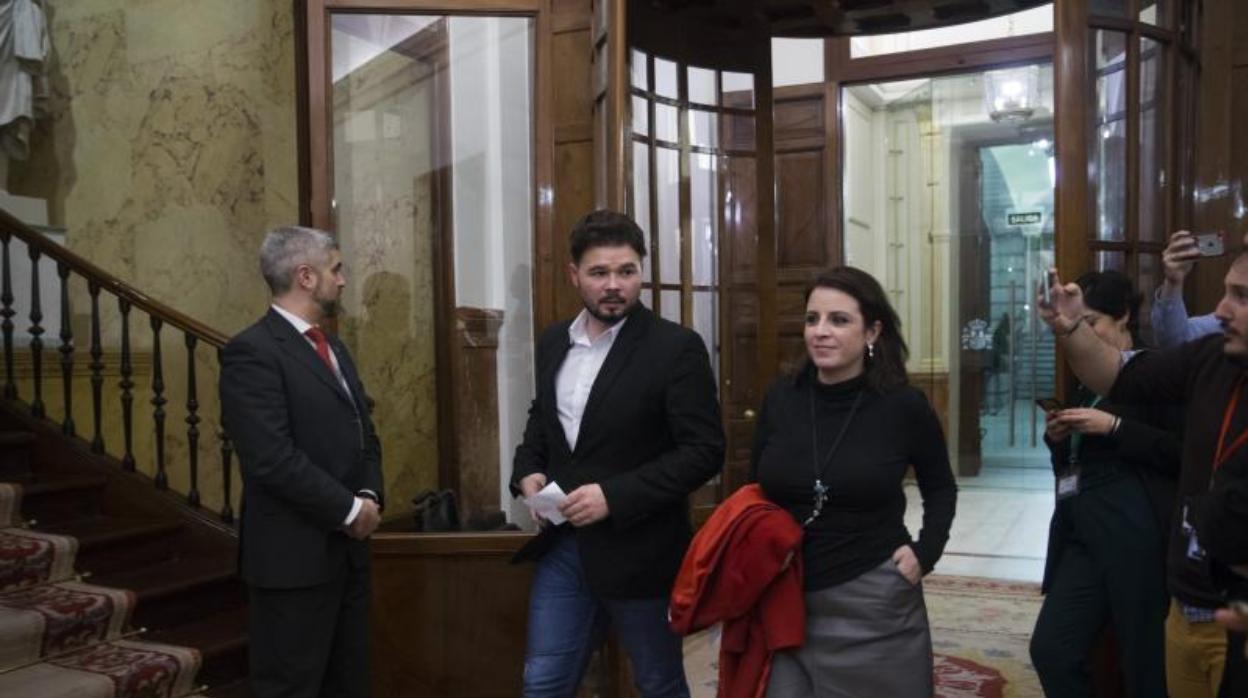 Los portavoces de ERC y el PSOE en el Congreso, Gabriel Rufián y Adriana Lastra, a mediados de febrero