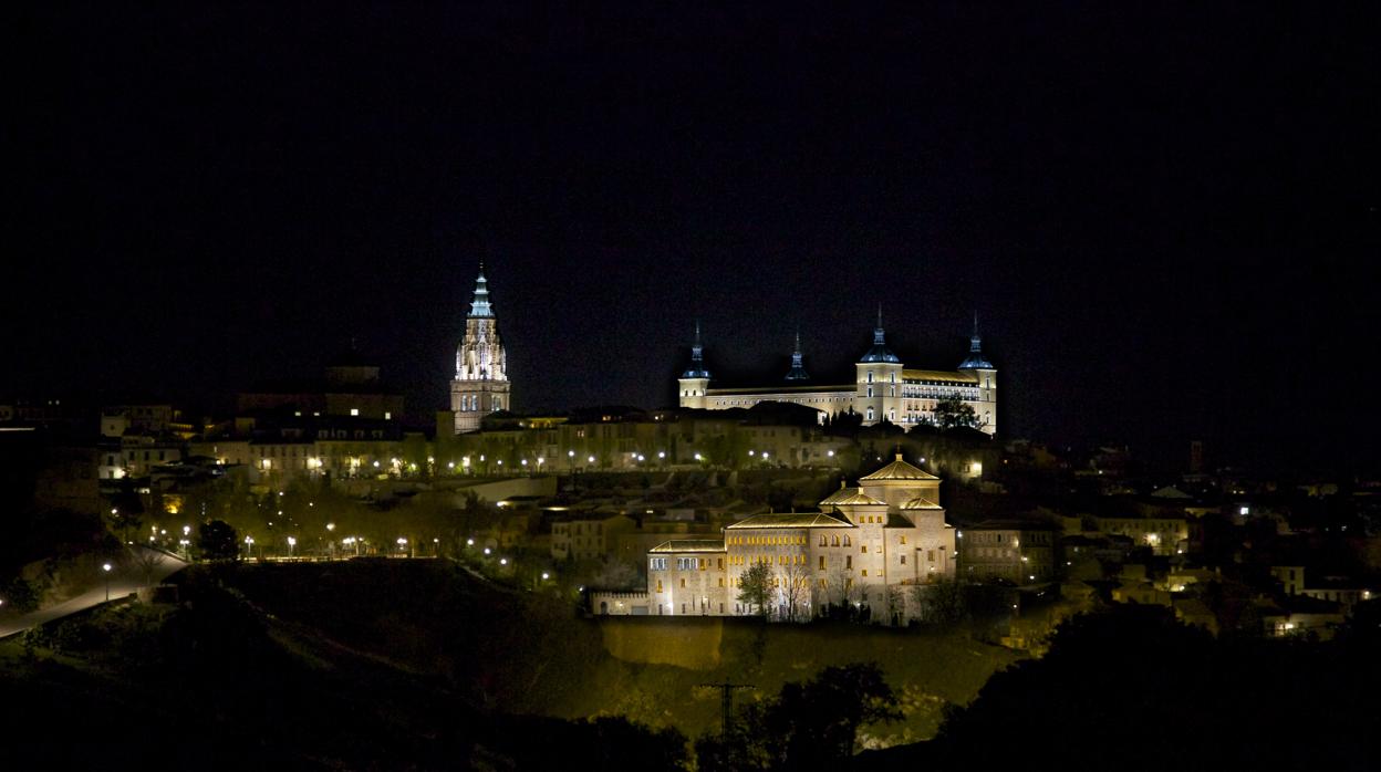 Toledo vuelve a brillar de noche