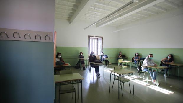 Galicia vuelve a las aulas: baja asistencia en el primer día de actividad presencial para alumnos de 2º de Bachillerato y FP