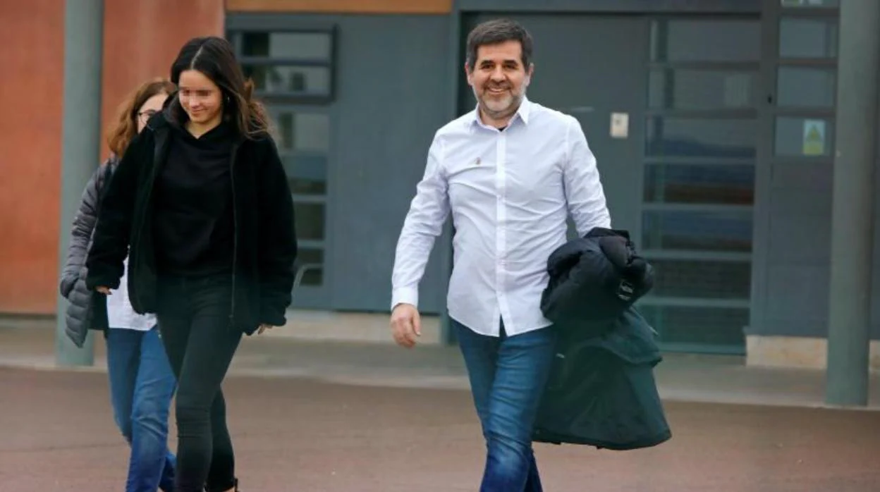 Jordi Sànchez, presidente de La Crida, saliendo de la cárcel de Lledoners en enero para disfrutar de permiso