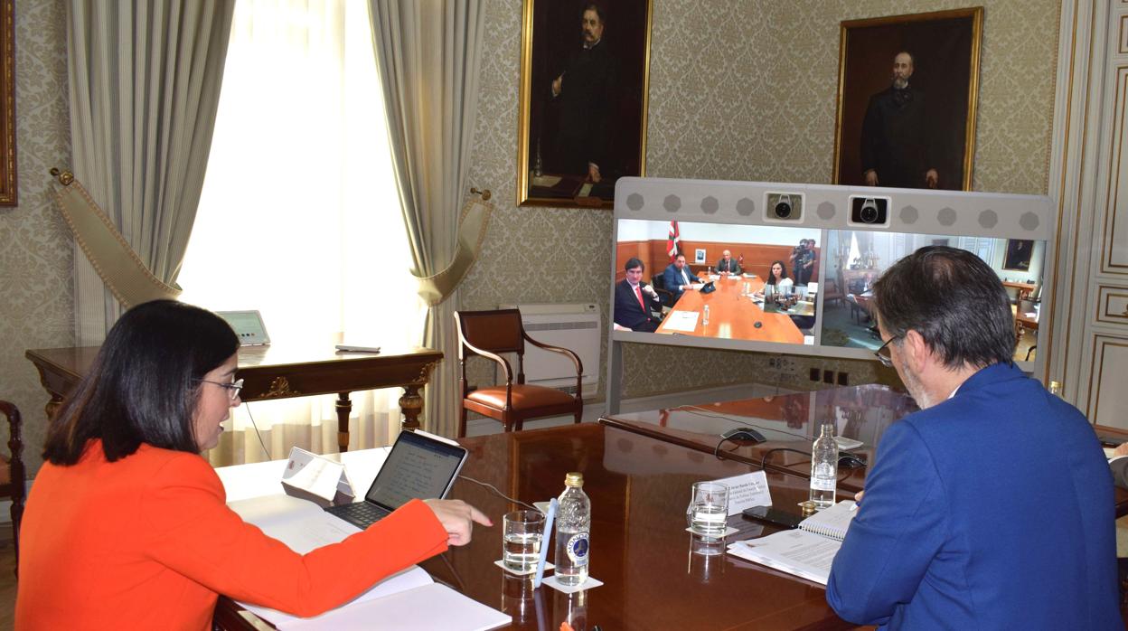 La minsitra Carolina Darias, durante su reunión ayer con el portavoz del Gobierno vasco, Josu Erkoreka