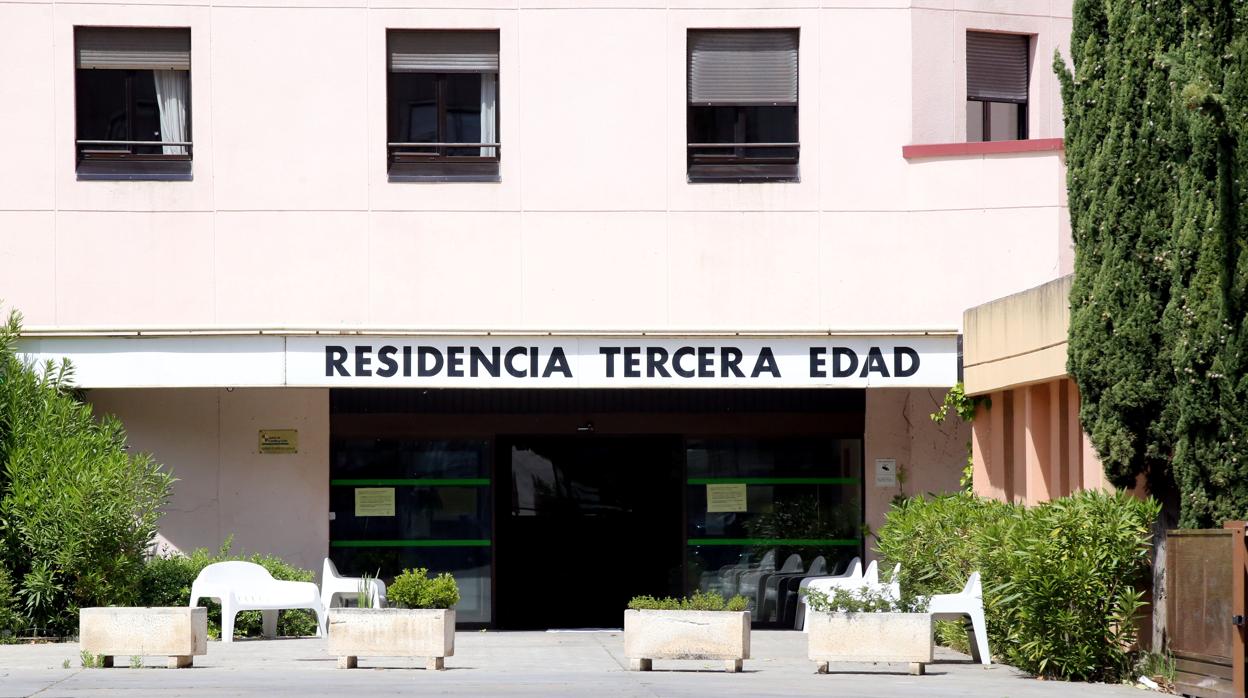 El Ministerio recomienda a la Junta reforzar el control de las residencias de mayores durante la desescalada