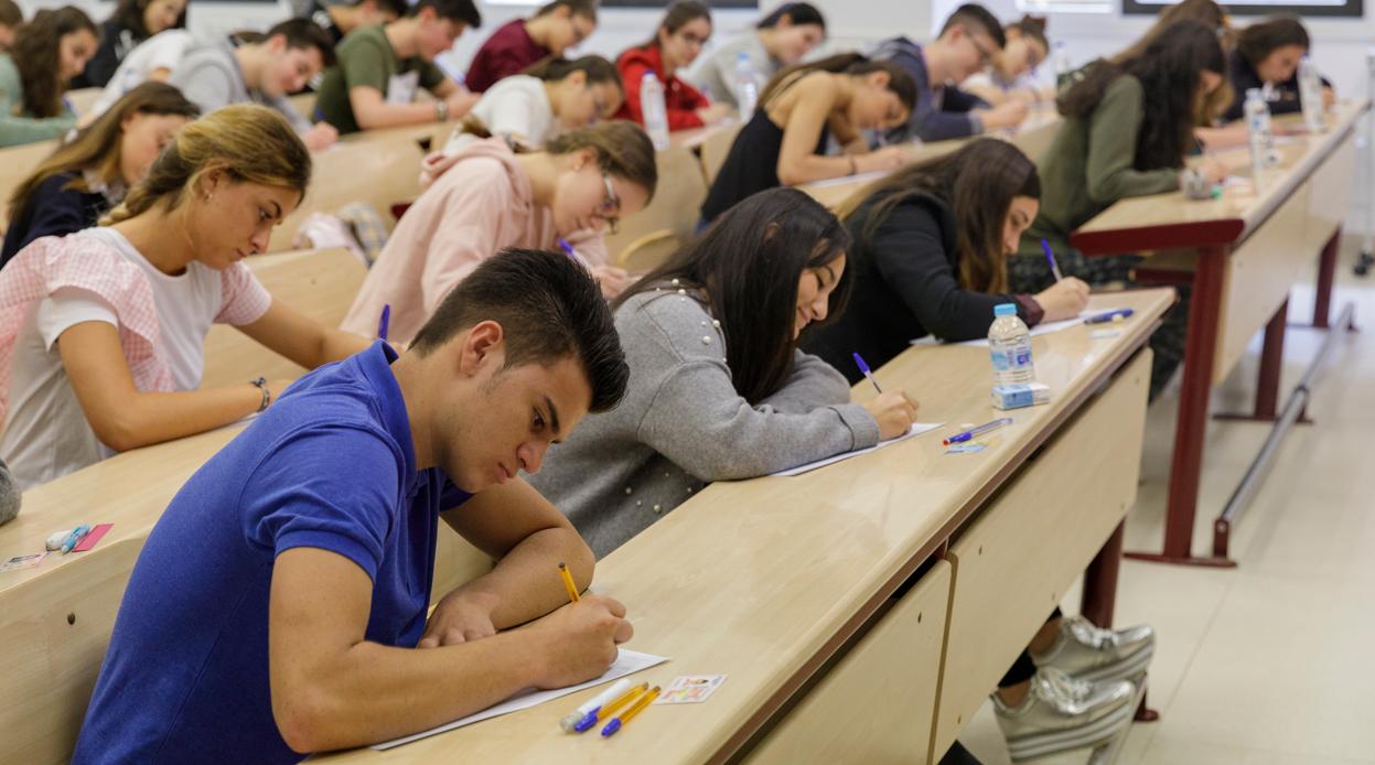 Los estudiantes tendrán que llevar mascarilla en los exámenes de la EBAU