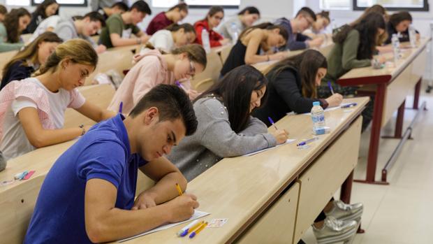 Los estudiantes tendrán que llevar mascarilla en los exámenes de la EBAU