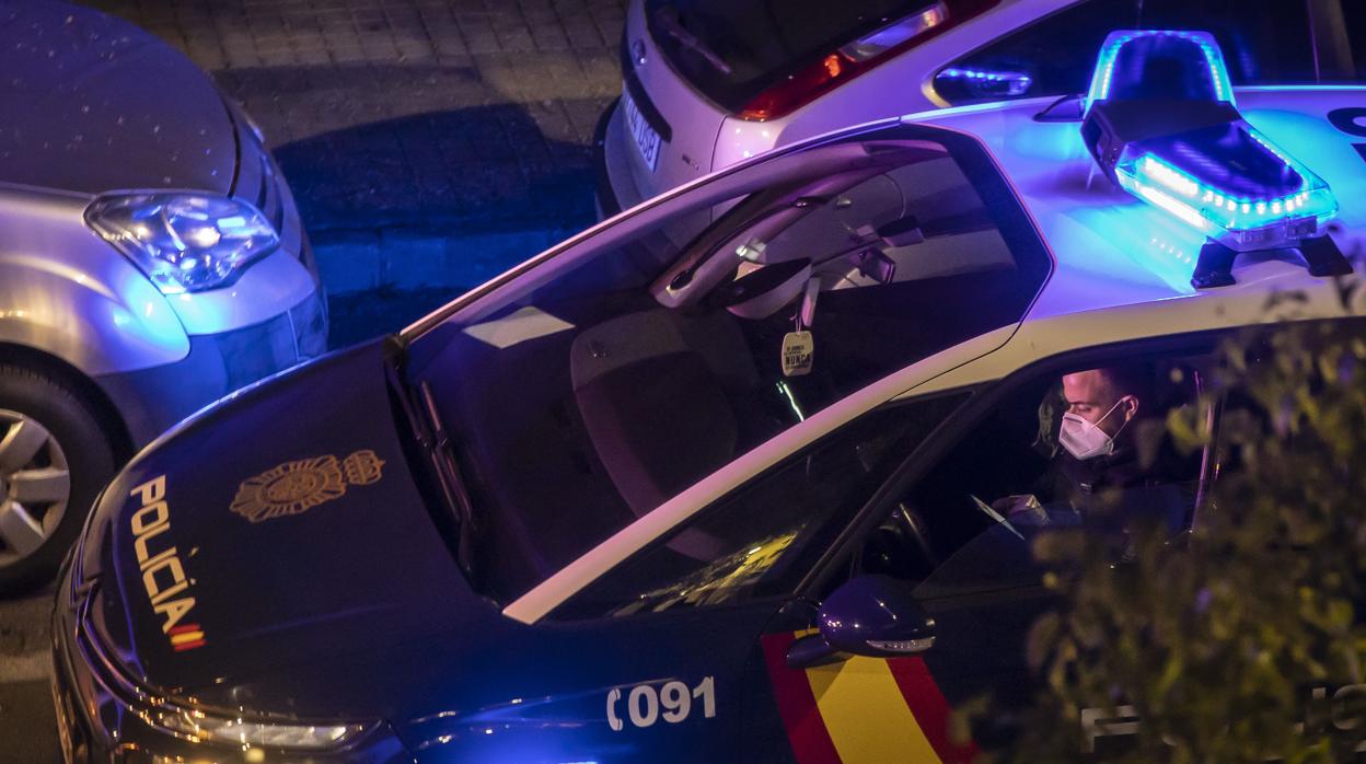 Imagen de un coche de policía en Alicante