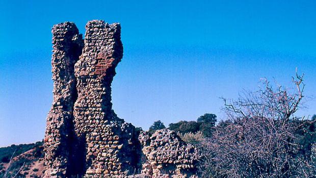 Las ruinas del castillo de Santisteban en San Martín de Pusa entran en la Lista Roja del Patrimonio de Hispania Nostra