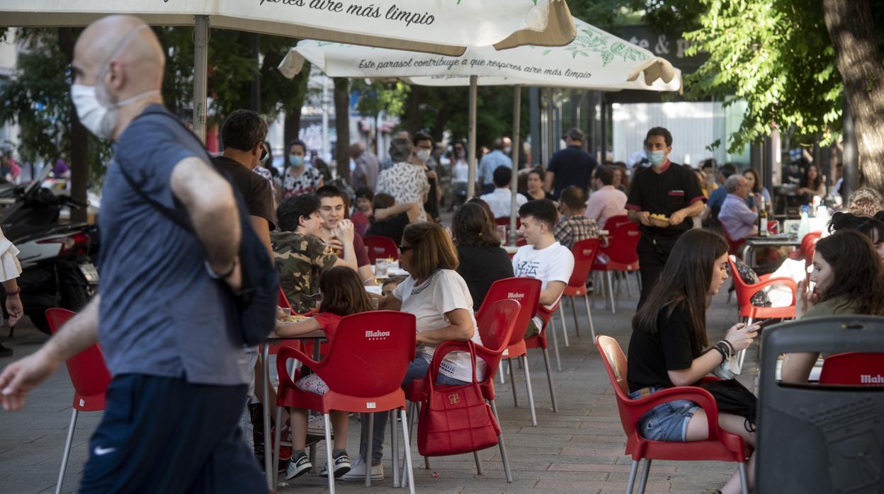 Una terraza de Madrid abrrotada