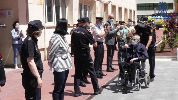 Dan de alta al comisario de la Policía Nacional en Cuenca, tras pasar 63 días en la UCI por Covid