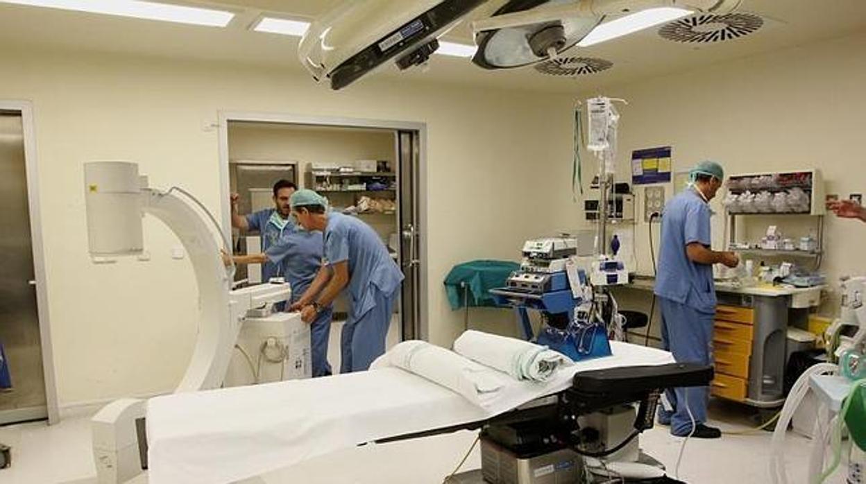 Foto de archivo de uno de los quirófanos del hospital Virgen de la Salud de Toledo, instantes antes de una operación