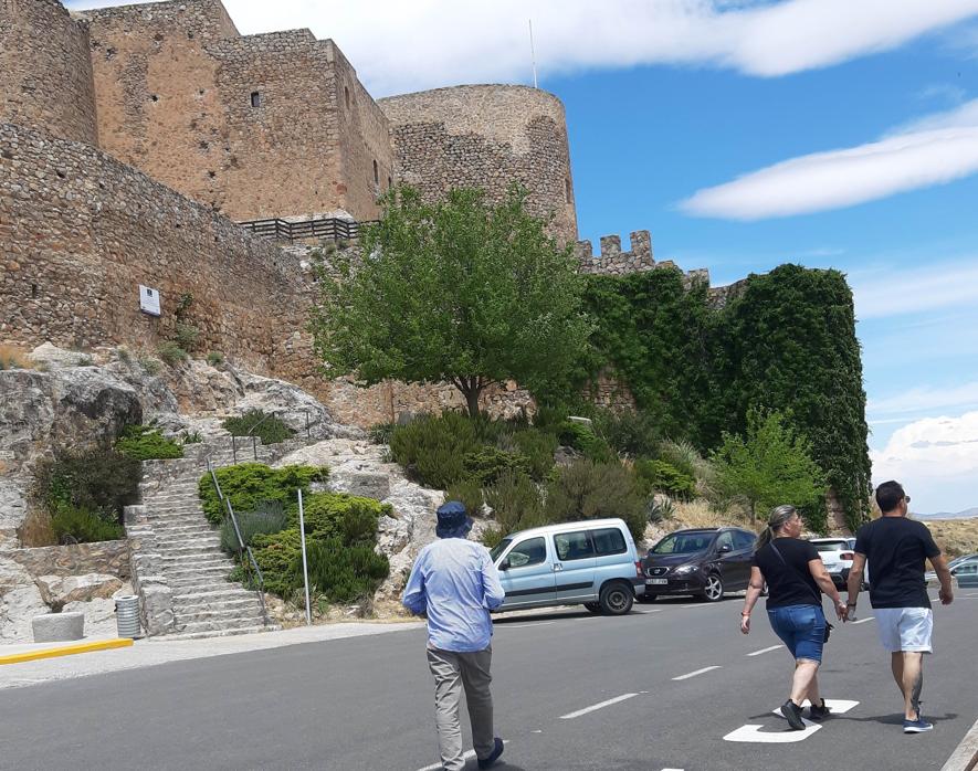 Aledaños del castillo abierto de nuevo a los turistas