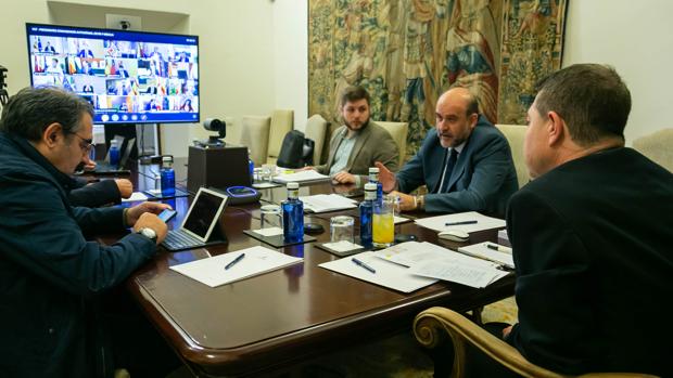 Page, indignado con Sánchez por el cambio de criterio