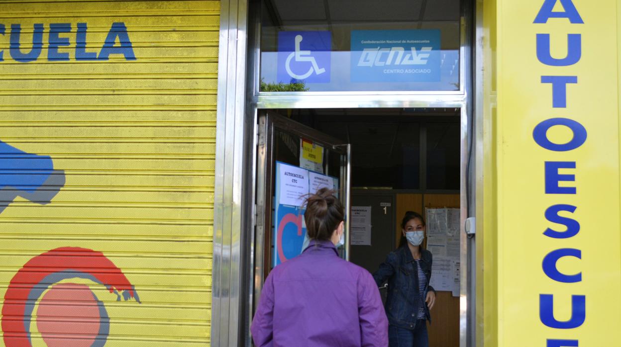 Apertura de una autoescuela en la fase 2