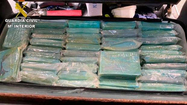 Detenido al ser pillado transportando 58 kilos de cocaína en el barco