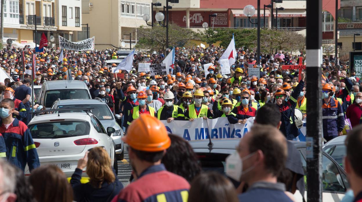 Trabajadores de Alcoa marchan este domingo contra los despidos en Foz (Lugo)